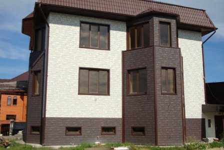 Купить недорогие наружные фасадные панели для отделки дома «под камень» и «под кирпич» в Алуште предлагает по доступной цене компания «Рич Стоун»