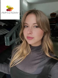 Менеджер по продажам компании Рич Стоун