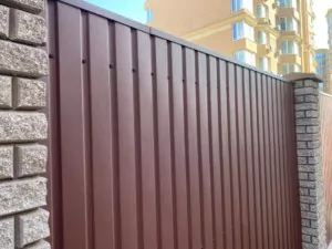 Забор из металлопрофиля 